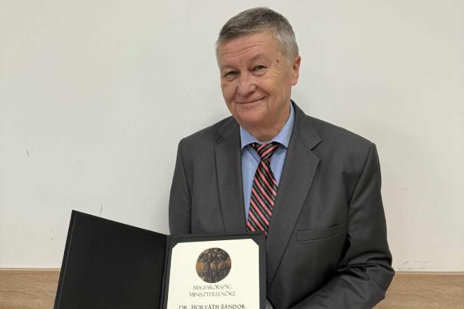 �andor Horvat: „Mi Hrvati u Ma�arskoj moramo sura�ivati i biti slo�ni ako �elimo
pro�ivjeti jo� nekoliko desetlje�a.”