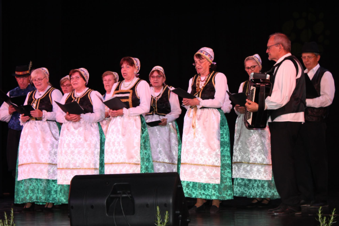 Narodnosni pjeva�ki susret „Julcsika – Tercsike”